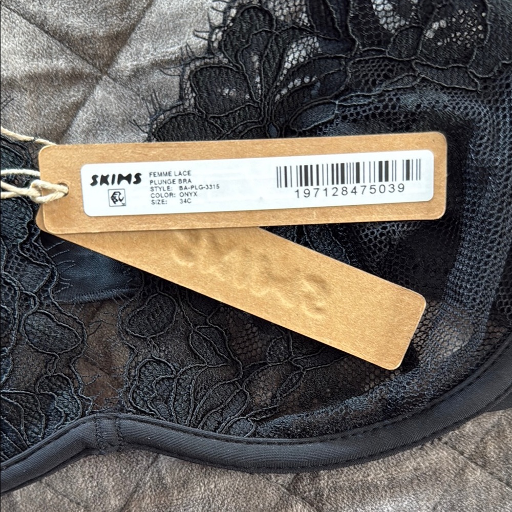 SKIMS FEMME LACE unlined plunge ONYX 34D NWT (sk0202) - Picture 3 of 3